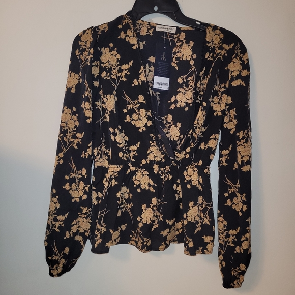 Black & Gold Floral Peplum Blouse - Picture 3 of 6